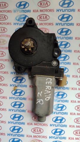 Мотор стеклоподъемника двери передней, правой 824602F000 HYUNDAI