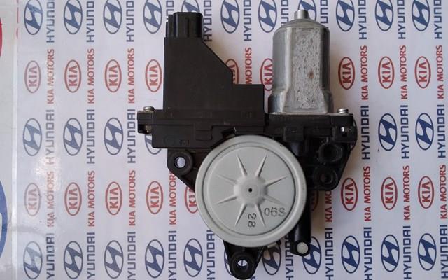 Мотор стеклоподъемника двери передней, правой 82460C5120 HYUNDAI