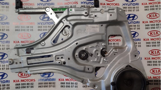 Стеклоподъемник передней двери 824700Z000 HYUNDAI