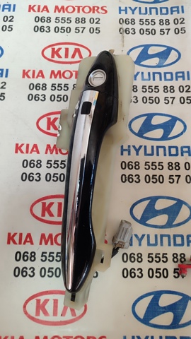 Держатель наружной ручки двери, передней левой 826552T000 HYUNDAI