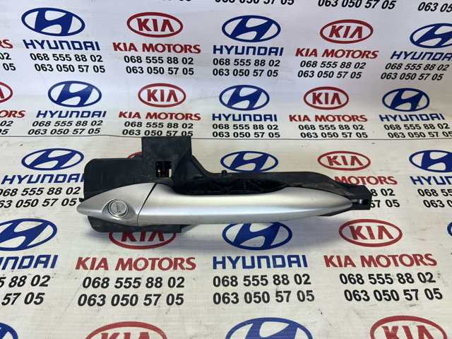 Держатель наружной ручки двери, передней левой 82655A6000 HYUNDAI