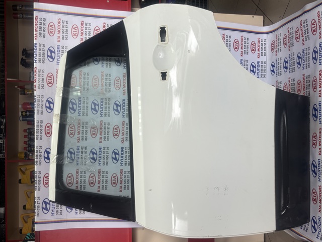 Накладка задней левой двери 82871JD01D NISSAN