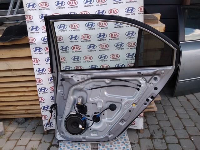 Уплотнитель двери задней, правой (на двери) 831403K000 HYUNDAI