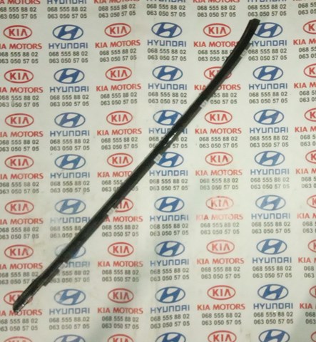 Молдинг опускного стекла нижний, двери задней, левой 832101H000 HYUNDAI