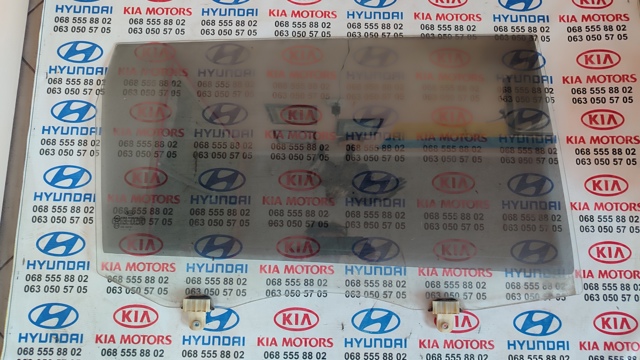 Стекло задней правой двери 834212K000 HYUNDAI