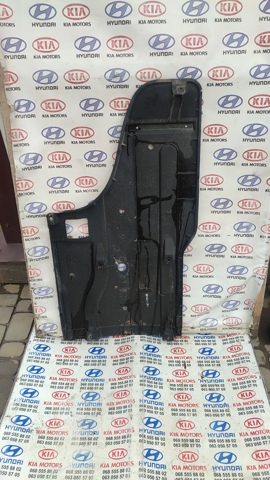 Защита днища, задняя правая 841473Q000 HYUNDAI