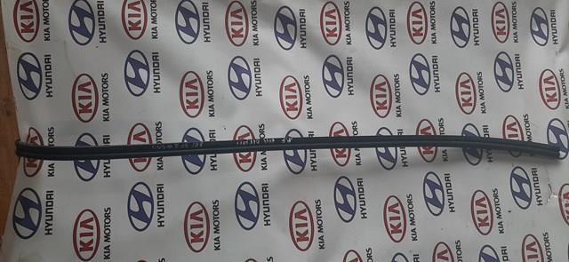 Молдинг лобового стекла, верхний 861302W000 HYUNDAI