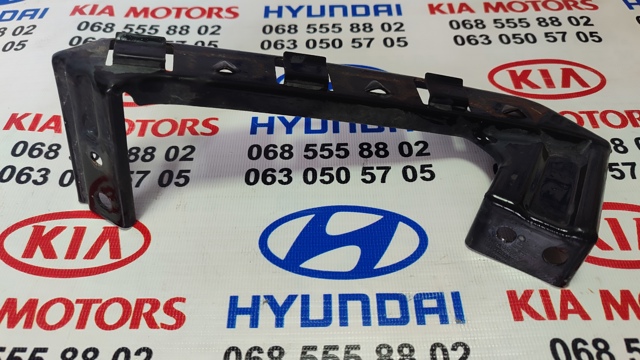 Левый кронштейн переднего бампера 86517A7000 HYUNDAI