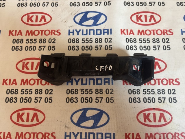 Кронштейн бампера переднего, правый 865181H000 HYUNDAI