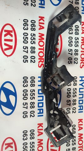 Правое крепление переднего бампера 865562P000 HYUNDAI