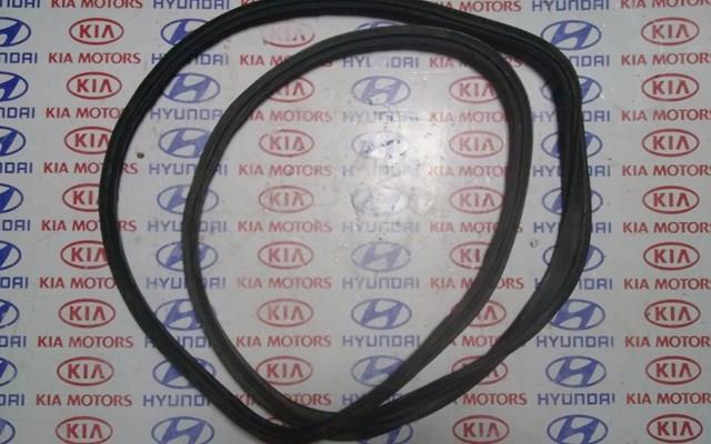 Уплотнитель крышки багажника 873211E000 HYUNDAI