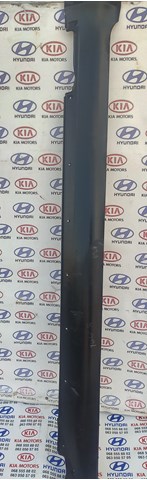 Накладка (молдинг) порога наружная правая 877522E010 HYUNDAI