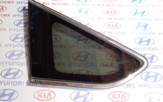 Стекло багажника, левое 878102W010 HYUNDAI