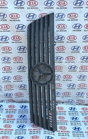 Облицовка радиатора 9018880123 MERCEDES