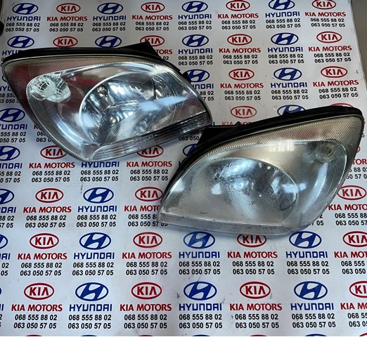 Вставка фары правой 921021F021 HYUNDAI
