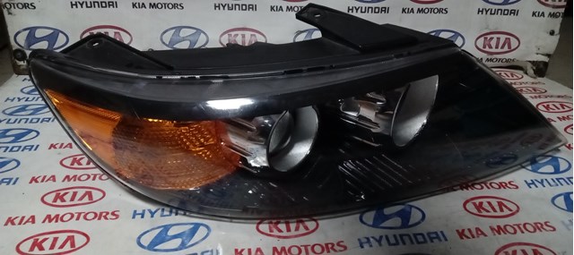 Вставка фары правой 921022P140 HYUNDAI