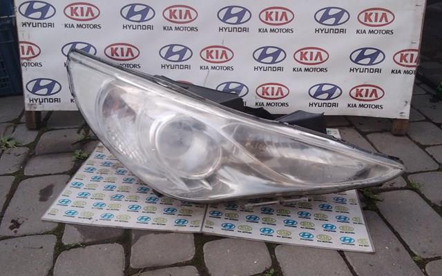 Вставка фары правой 921023Q000 HYUNDAI