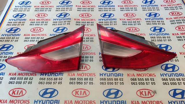 Фонарь задний внутренний правый 92404A5010 HYUNDAI