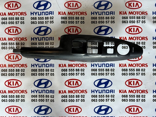 Кнопки переднего левого стекло подъёмника 935702E200 HYUNDAI