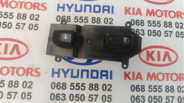 Блок управления зеркалами заднего вида, на двери 935752B000S4 HYUNDAI