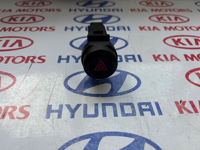 Кнопка включения аварийной сигнализации 937303E000 HYUNDAI