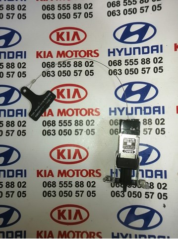 Мотор-привод открытия лючка бака 957203K000 HYUNDAI