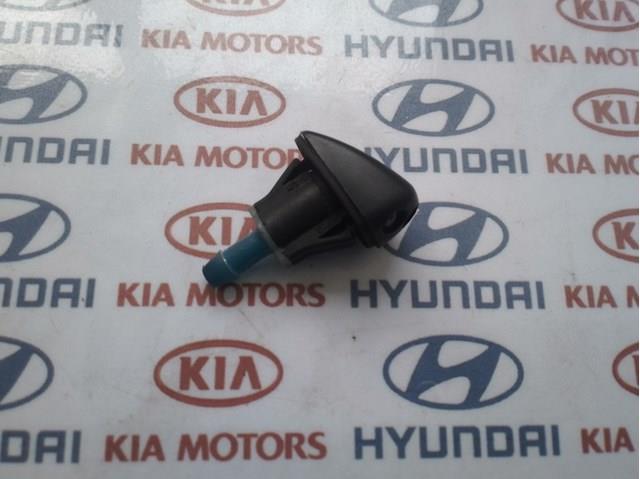 Форсунка омывателя на дворник 986302B010 HYUNDAI