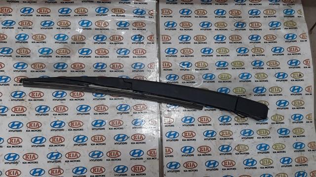 988112W000 HYUNDAI Рычаг-поводок стеклоочистителя заднего стекла купить в Сумы