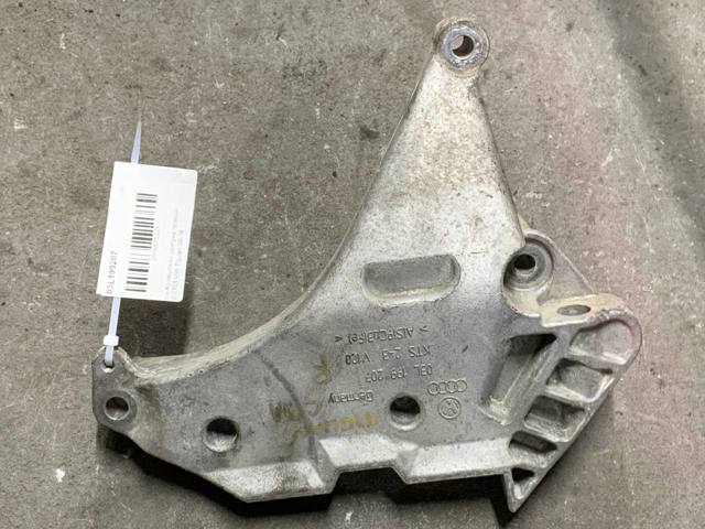 Кронштейн подушки (опоры) двигателя, правой 03L199207 VAG