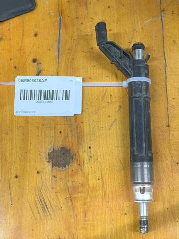 Форсунка дизельная в сборе 06M906036AE VAG
