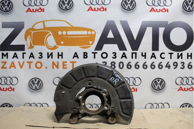 Кулак поворотный передний правый 1K0407256AA VAG