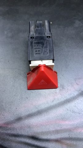 Кнопка включения аварийного сигнала 1T0953509 VAG