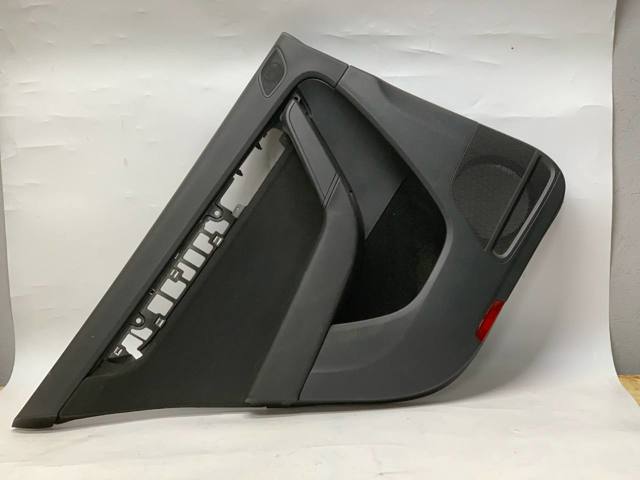 Обшивка правой задней двери 3AE867211 VAG