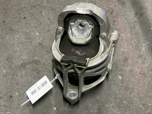 Подушка двигателя 4M0199372M VAG