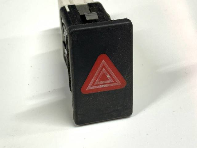 Кнопка аварийной сигнализации 5C6953509 VAG