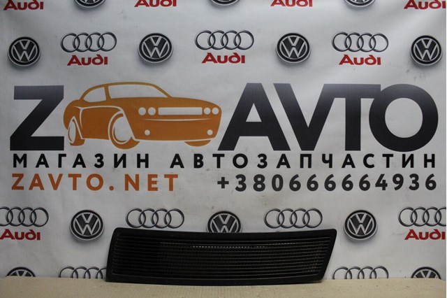 Решетка капота 8200004370 RENAULT