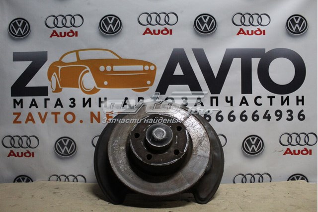 Цапфа (поворотный кулак) задний правый 8200050016 RENAULT