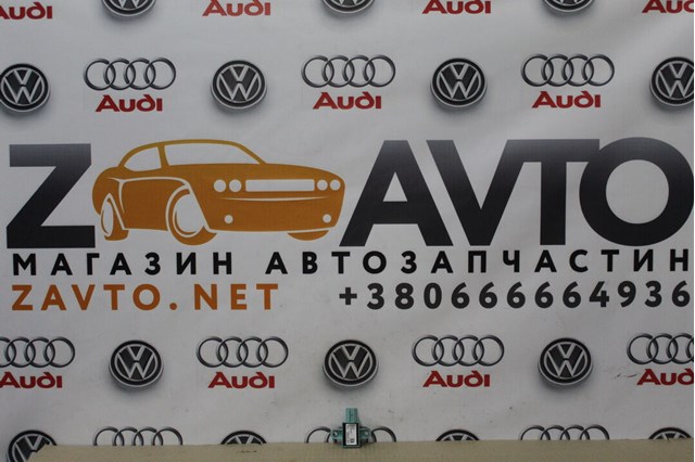 Датчик подушки безопасности 8K0955557C VAG