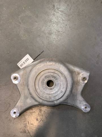 Опора переднего правого амортизатора  8R0412392A VAG