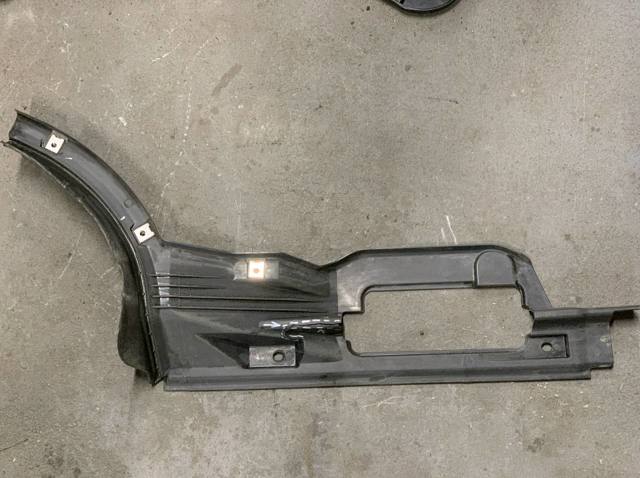 VAG 8R0825213A Защита днища левая в наличии Николаев