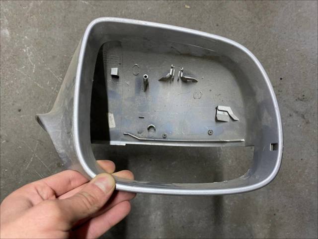 Накладка зеркала заднего вида, правая 8R0857528A VAG
