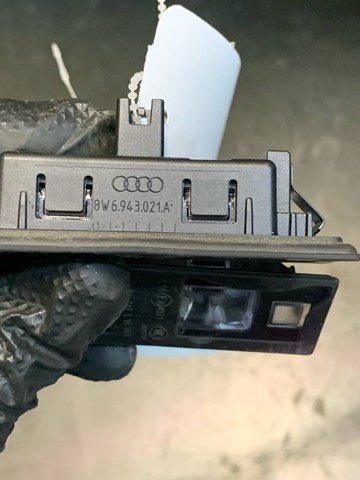 8W6943021A VAG Фонарь подсветки заднего номерного знака купить в Харьков