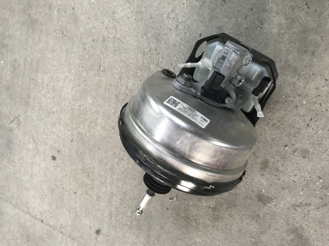 Вакуумный усилитель тормозов 8W0612103B VAG