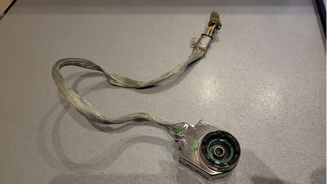 Регулятор высоты фары E221510H5 MAZDA