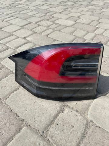 Задний левый внешний фонарь 103433200A TESLA