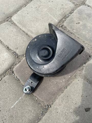 Сигнал звуковой (клаксон) 104549600A TESLA