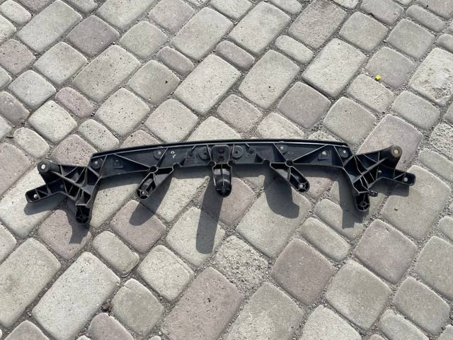 TESLA 104702000E Кронштейн решетки радиатора в наличии Винница