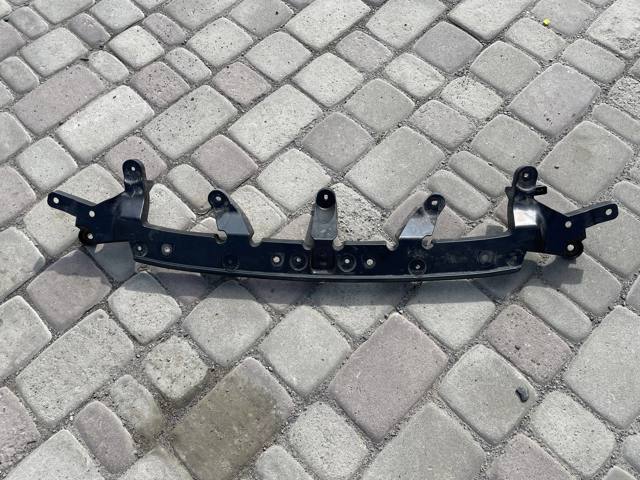 Кронштейн решетки радиатора 104702000E TESLA