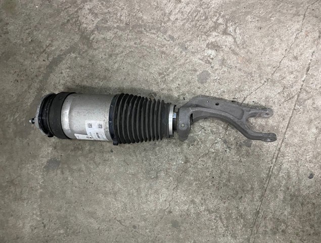 Стойка амортизатора передняя 106736177C TESLA
