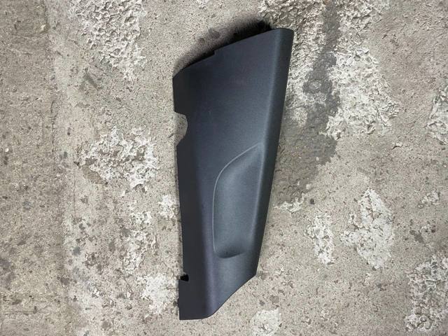 Обшивка стойки кузова внутренняя, задняя правая 31651896 VOLVO